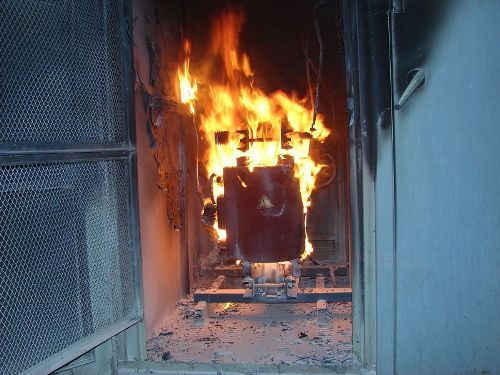 夏日炎炎，北京創(chuàng)聯(lián)匯通電氣教你必備油浸式變壓器防火常識